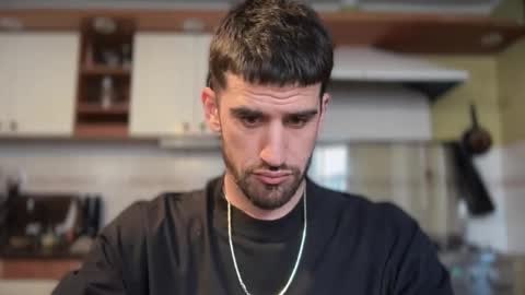 Snapshot of wat___sapbody chatting on 10-21-25, 09:37 wearetwo online show from 10-21-25, 09:37