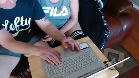 Snapshot of watchedging chatting on 01-12-25, 05:01 Hereforfun online show from 01-12-25, 05:01