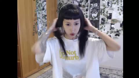 Mina online show from 10-18-25, 11:33