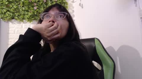 Trixie 3 online show from 01-29-25, 01:38