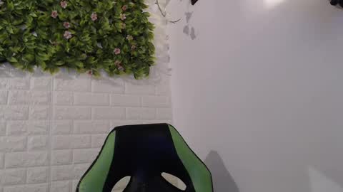 Trixie 3 online show from 02-08-25, 07:38