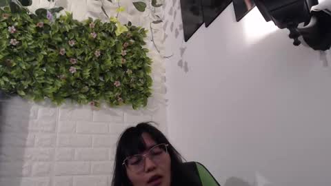 Trixie 3 online show from 02-13-25, 01:37