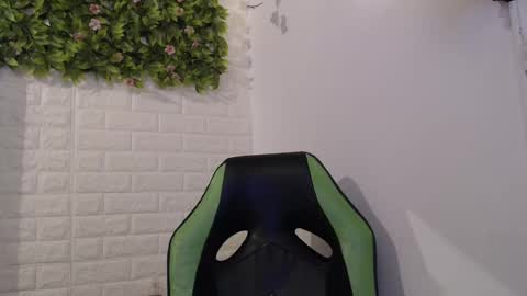 Trixie 3 online show from 02-13-25, 04:39