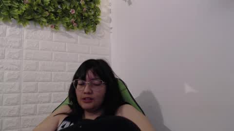 Trixie 3 online show from 02-14-25, 02:12