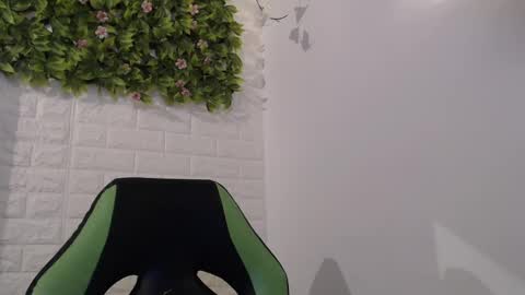 Trixie 3 online show from 02-14-25, 05:14