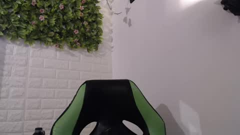 Trixie 3 online show from 02-15-25, 03:17