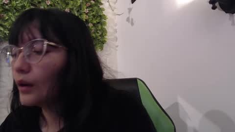 Trixie 3 online show from 02-19-25, 01:50