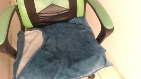 Trixie 3 online show from 09-26-25, 01:48