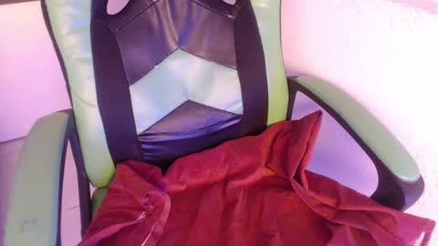 Trixie 3 online show from 09-27-25, 01:38