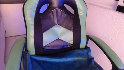 Trixie 3 online show from 11-16-25, 01:06