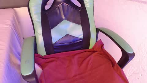 Trixie 3 online show from 11-22-25, 03:33