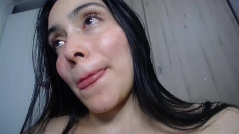 Snapshot of we_we77 chatting on 10-16-25, 10:00 we_we77 online show from 10-16-25, 10:00