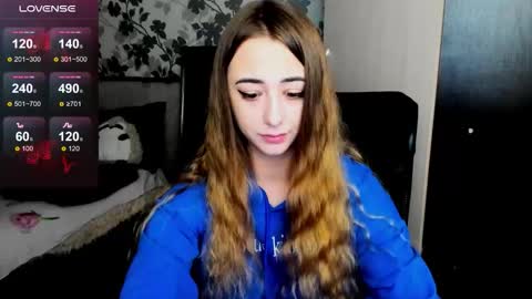 Snapshot of weakness4u chatting on 10-21-25, 03:18 Maya online show from 10-21-25, 03:18