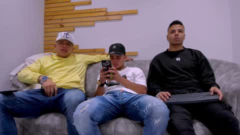 Jhonny Dick  his neighbors. online show from 02-26-25, 01:21