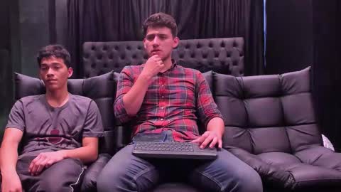 Jhonny Dick  his neighbors. online show from 03-28-26, 07:35