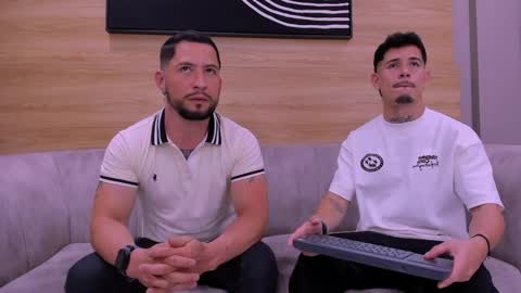 Jhonny Dick  his neighbors. online show from 05-12-26, 01:14