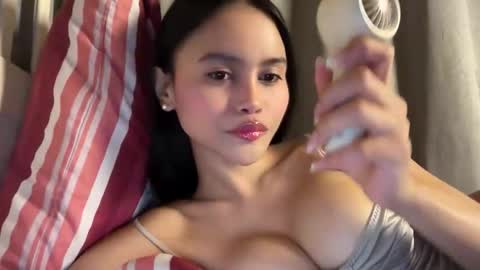 Snapshot of webcammaggie chatting on 10-05-25, 04:27 Maggie online show from 10-05-25, 04:27