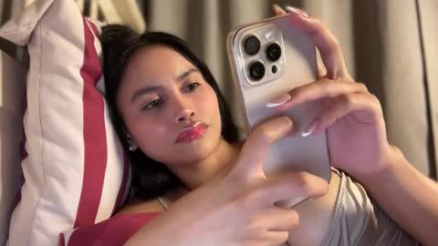 Snapshot of webcammaggie chatting on 10-06-25, 05:43 Maggie online show from 10-06-25, 05:43