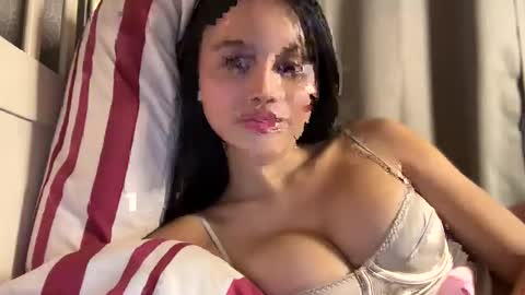 Snapshot of webcammaggie chatting on 10-26-25, 03:29 Maggie online show from 10-26-25, 03:29