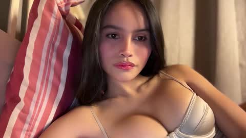 Snapshot of webcammaggie chatting on 11-15-25, 05:09 Maggie online show from 11-15-25, 05:09