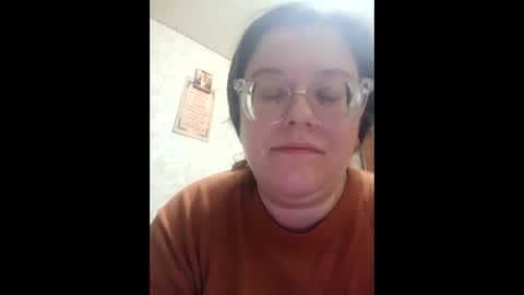 Snapshot of webgirl2 chatting on 10-16-25, 09:27 Marina online show from 10-16-25, 09:27