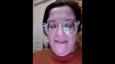 Snapshot of webgirl2 chatting on 10-29-25, 12:02 Marina online show from 10-29-25, 12:02