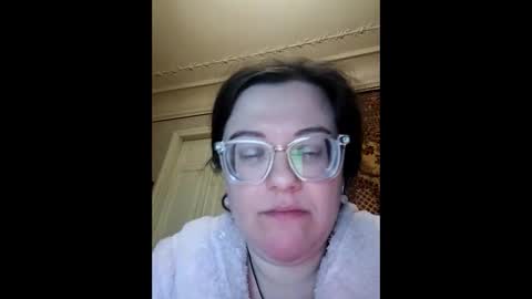 Snapshot of webgirl2 chatting on 11-01-25, 10:34 Marina online show from 11-01-25, 10:34