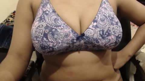 mina online show from 02-05-26, 10:31