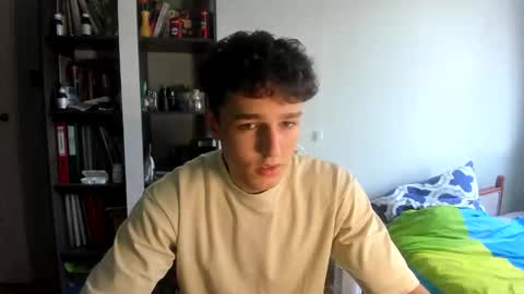 Snapshot of wee_willy_winky chatting on 05-23-26, 12:09 wee_willy_winky online show from 05-23-26, 12:09