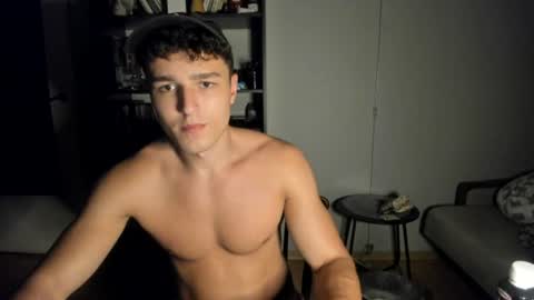 Snapshot of wee_willy_winky chatting on 06-26-26, 12:37 wee_willy_winky online show from 06-26-26, 12:37