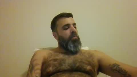 Snapshot of weezy210 chatting on 11-10-25, 01:48 Weezy online show from 11-10-25, 01:48