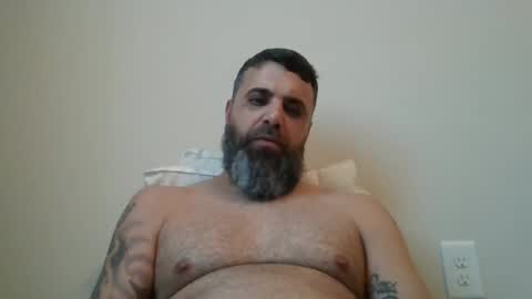 Snapshot of weezy210 chatting on 11-23-25, 04:18 Weezy online show from 11-23-25, 04:18