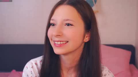 Nora online show from 10-31-25, 07:04