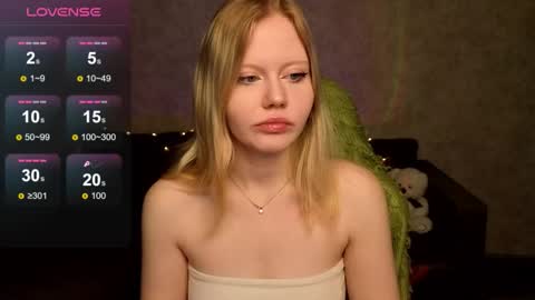 Snapshot of wendy_228 chatting on 10-14-25, 01:17 Wendy online show from 10-14-25, 01:17