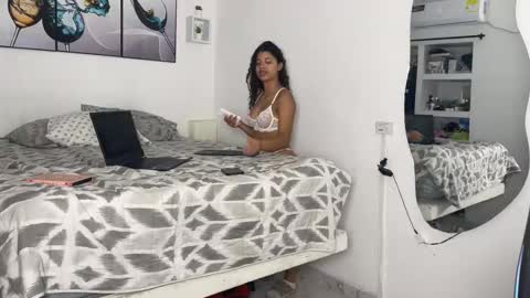 Wendy Alex online show from 10-17-25, 12:25