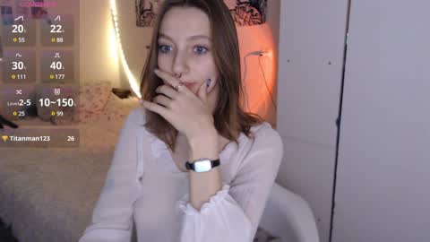 Snapshot of wendyhicks chatting on 12-11-24, 07:36 Eva online show from 12-11-24, 07:36