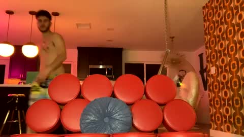 Snapshot of wentbrokeonstrippers chatting on 12-19-24, 04:13 Topjitt online show from 12-19-24, 04:13