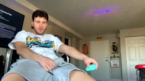 Snapshot of wentbrokeonstrippers chatting on 01-29-25, 04:19 Topjitt online show from 01-29-25, 04:19