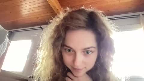 Snapshot of wenus_ss chatting on 12-08-24, 03:45 wenus_ss online show from 12-08-24, 03:45