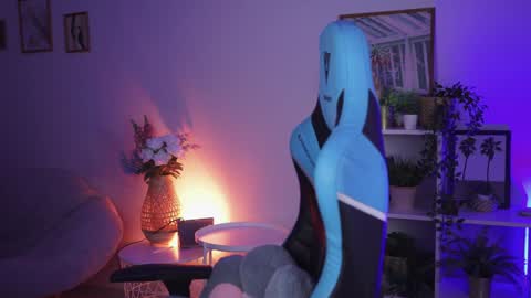 little girl who is always rightLisa online show from 12-07-24, 02:42