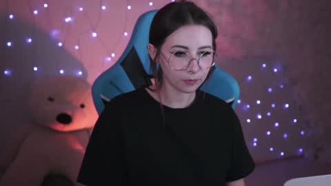 little girl who is always rightLisa online show from 12-12-24, 09:30