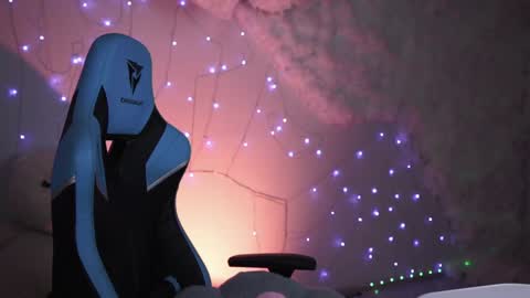 little girl who is always rightLisa online show from 12-13-24, 02:54