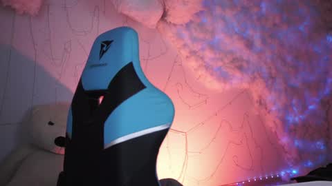 little girl who is always rightLisa online show from 12-14-24, 02:23