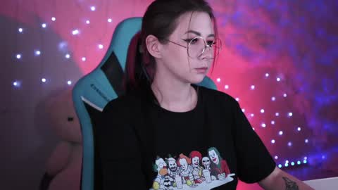 little girl who is always rightLisa online show from 12-21-24, 05:58