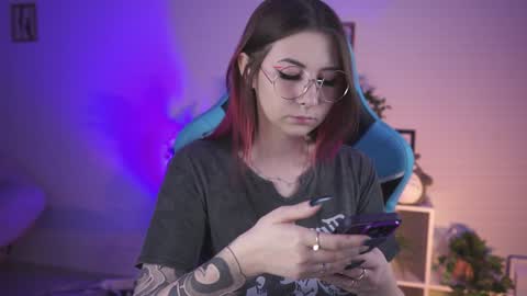 little girl who is always rightLisa online show from 01-09-25, 02:22