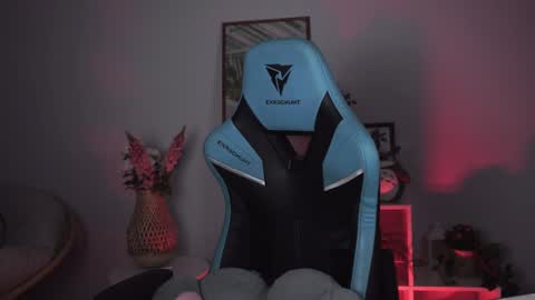 little girl who is always rightLisa online show from 01-31-25, 02:15