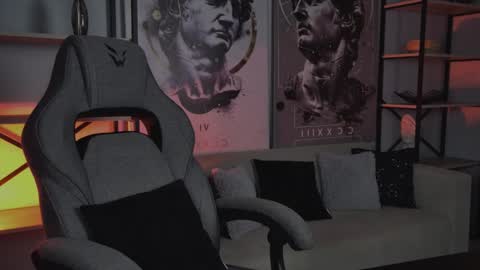 Snapshot of wesleegray chatting on 11-10-25, 01:04 little girl who is always rightLisa online show from 11-10-25, 01:04