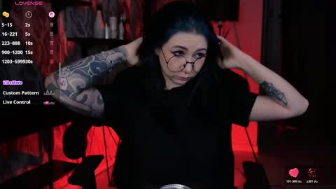 Snapshot of wesleegray chatting on 12-17-25, 01:22 little girl who is always rightLisa online show from 12-17-25, 01:22