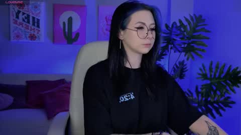 Snapshot of wesleegray chatting on 01-10-26, 01:29 little girl who is always rightLisa online show from 01-10-26, 01:29