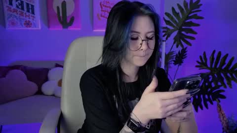 Snapshot of wesleegray chatting on 01-12-26, 01:11 little girl who is always rightLisa online show from 01-12-26, 01:11